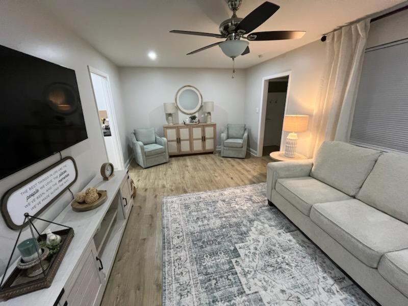 Charming House Near Historic Downtown Hébergement de vacances