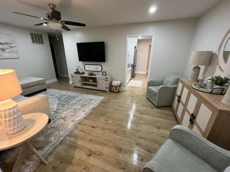 Charming House Near Historic Downtown Springboro